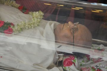 Celebs Pay Condolences to C Narayana Reddy